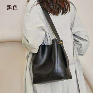 通勤水桶包包 新款時尚托特包 真皮女包 大容量單肩斜挎包 牛皮手袋 高級感斜背包側背包