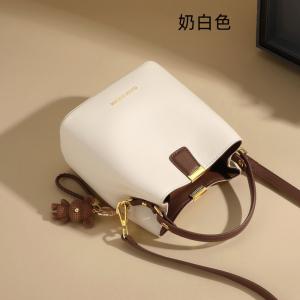 新款真皮斜挎水桶包 女式手提包高級感百搭單肩包 二層牛皮斜背包推薦女生側背包