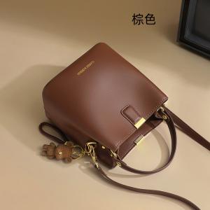 新款真皮斜挎水桶包 女式手提包高級感百搭單肩包 二層牛皮斜背包推薦女生側背包