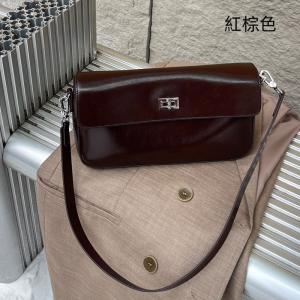真皮新款百搭高級感 二層牛皮斜背包 時尚通勤經典鎖扣手提包單肩斜挎包推薦