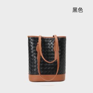 大容量編織包 時尚復古媽媽包 真皮水桶包包 女生新款休閑單肩包手袋 通勤腋下包手提包推薦