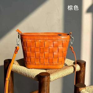 歐美復古新款托特包單肩包 女生斜挎包 植鞣牛皮手工編織包 斜背包女包 真皮水桶包推薦