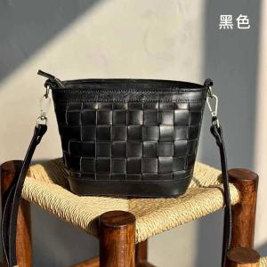 歐美復古新款托特包單肩包 女生斜挎包 植鞣牛皮手工編織包 斜背包女包 真皮水桶包推薦