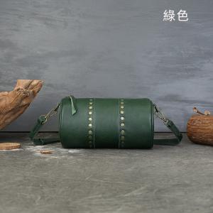 新款鉚釘圓筒包 復古植鞣牛皮枕頭包 小眾設計頭層牛皮單肩斜跨包 真皮斜背包推薦