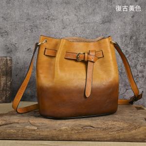 頭層牛皮手工擦色斜背包 植鞣皮多用途大容量女單肩包側背包 復古女生水桶包單肩背包推薦