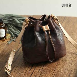 真皮水桶包 復古女包斜背包 手工植鞣皮束口流蘇包 新款時尚簡約單肩背包斜挎包推薦