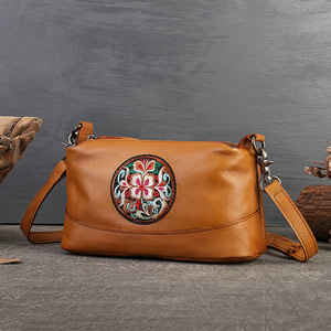 刺繡枕頭包 真皮斜背包女包側背包單肩背包 新款頭層牛皮大容量復古民族風刺繡斜挎包推薦