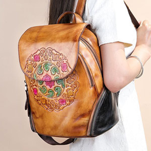 真皮民族風後背包 復古女士擦色雙肩包 新款花紋背包 頭層牛皮大容量旅行包學生書包推薦