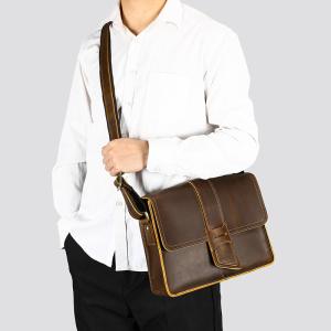 頭層牛皮男士斜背包 高級感單肩包 簡約經典斜挎包 橫款磁扣設計感小方包潮包推薦