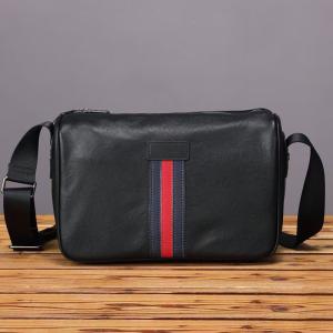 頭層牛皮男士斜背包 日常通勤單肩包 旅行外出小挎包 新品時尚男休閒運動斜挎包推薦 