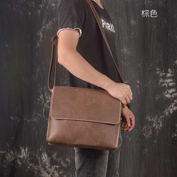 新款頭層牛皮手工斜背包 真皮單肩包 瘋馬皮休閑斜挎包 男士橫款A4包包 瘋牛皮郵差包 真皮包包