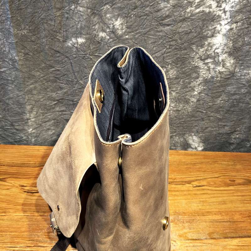 新款英倫手工頭層牛皮後背包 男士雙肩包 潮流男女真皮後背包 休閑時尚歐美復古男包 瘋馬皮男包 真皮包包