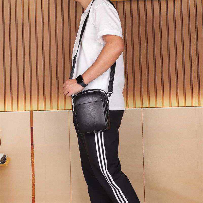 男士真皮斜挎包 休閒男包 頭層牛皮單肩包斜背包 7.9寸IPAD包包 通勤挎包側背包 真皮包包