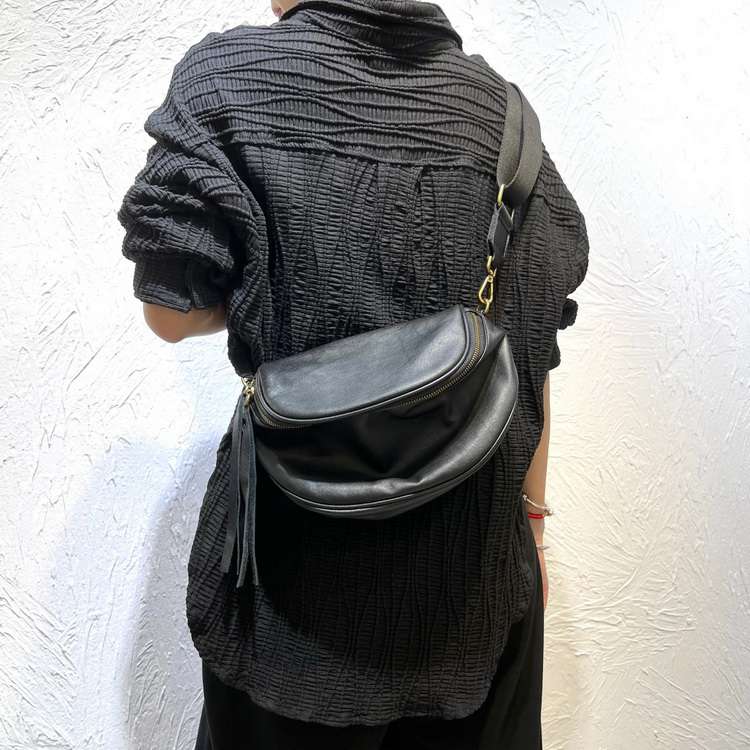 頭層牛皮馬鞍包胸包 軟皮單肩包斜挎包 女款斜背包摺疊包 真皮女包手工單肩背包  真皮包包