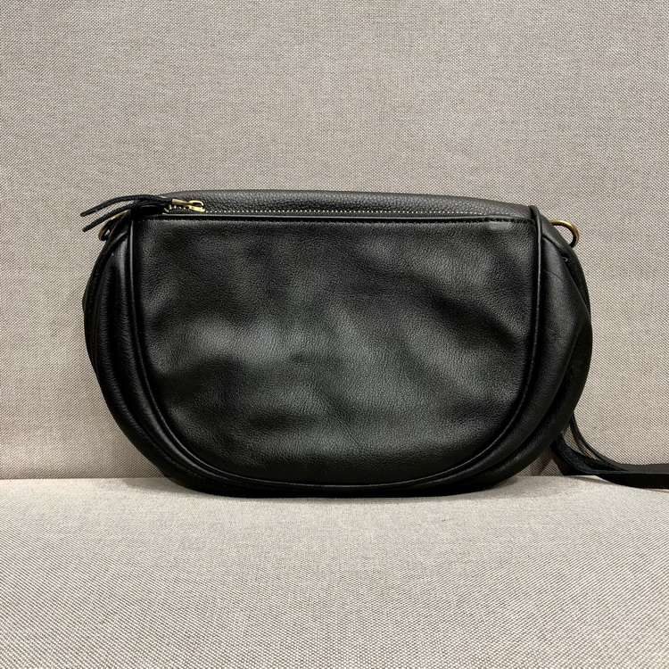頭層牛皮馬鞍包胸包 軟皮單肩包斜挎包 女款斜背包摺疊包 真皮女包手工單肩背包  真皮包包