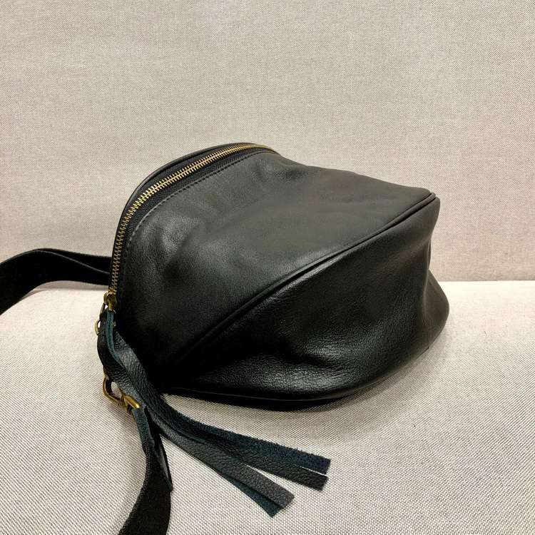 頭層牛皮馬鞍包胸包 軟皮單肩包斜挎包 女款斜背包摺疊包 真皮女包手工單肩背包  真皮包包