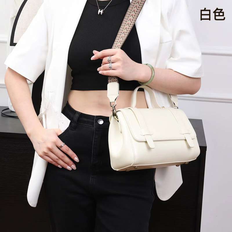 植鞣頭層牛皮郵差包 女式新款通勤女包 時尚休閒單肩背包斜挎包 真皮斜背包側背包 真皮包包