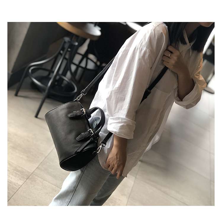 新款復古軟皮手提包 真皮波士頓包包 女士手提手袋斜挎包 文藝手工女包斜背包 頭層牛皮側背包 真皮包包