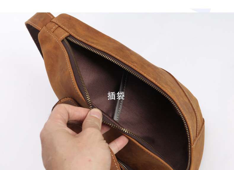 瘋馬皮胸包斜挎包 潮牌真皮男士胸包 頭層牛皮通勤休閑單肩包 百搭胸前包斜背包手機包 真皮包包