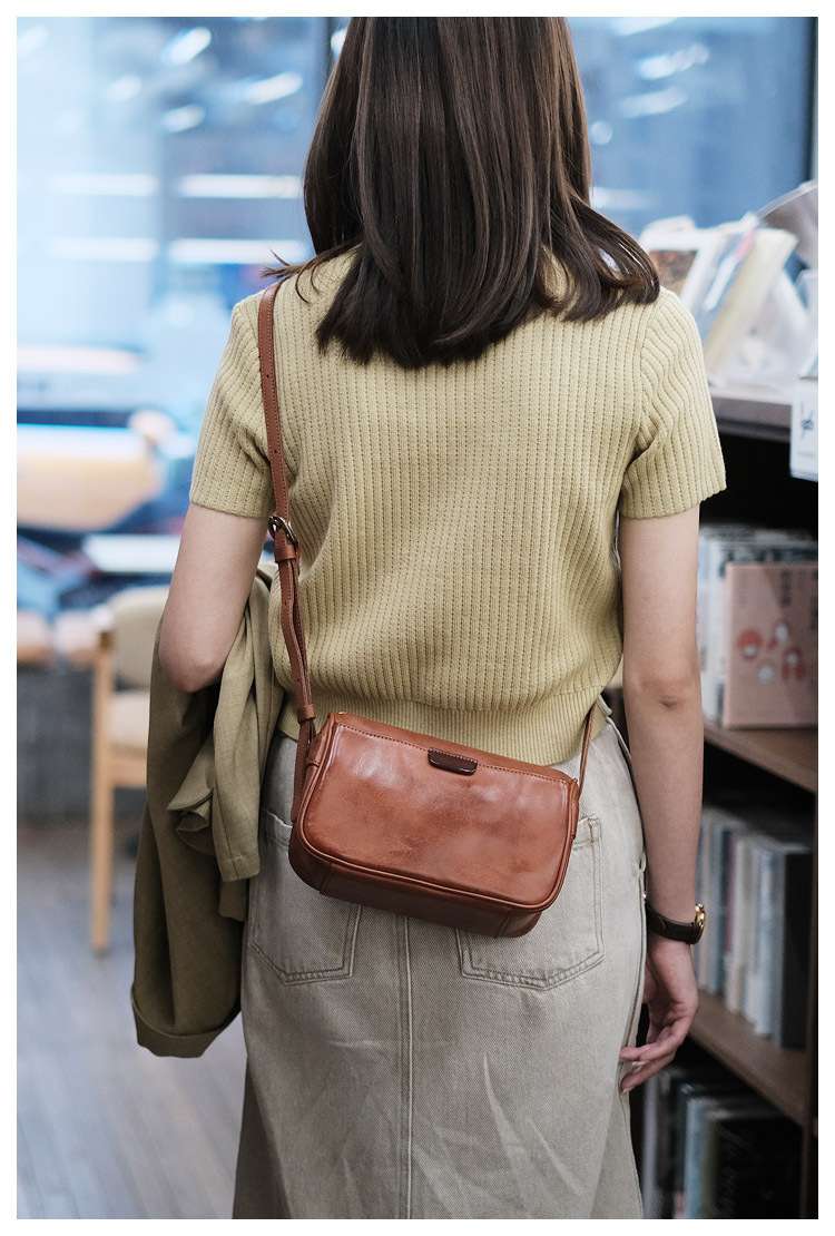復古枕頭包斜背包 植鞣皮通勤百搭小方包 女生單肩斜挎包女包 女包包麻將包斜背包 真皮包包