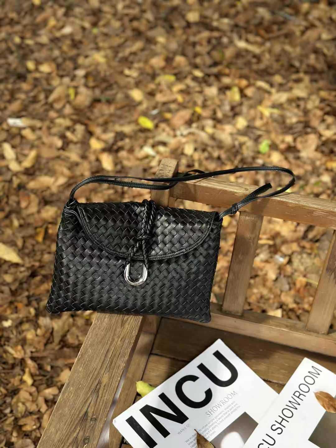 歐美復古真皮女包 大容量編織包托特包 女生斜挎包 新款腋下單肩包斜背包推薦 真皮包包