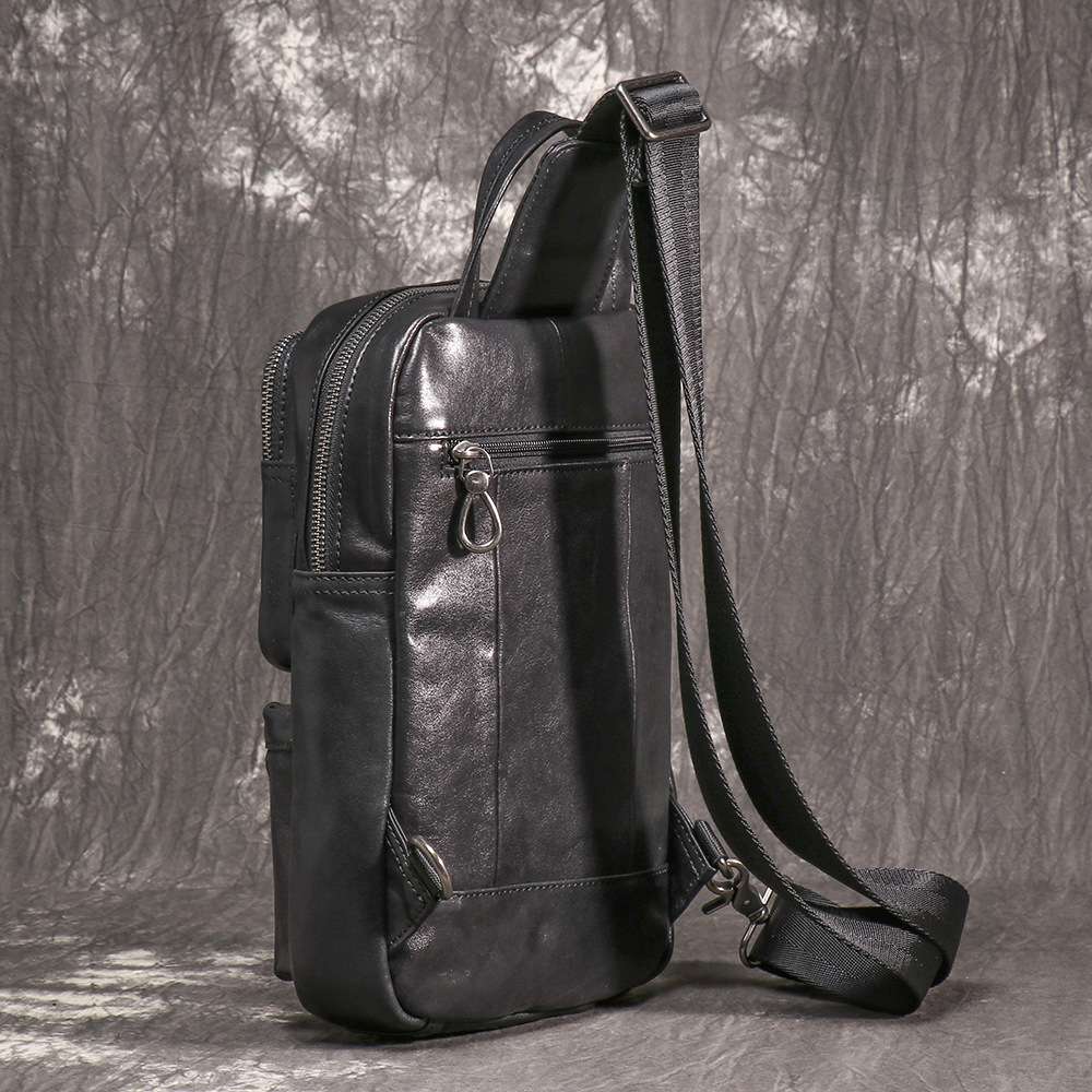 新款男士真皮胸包 頭層牛皮斜挎小背包 休閒旅行單肩包斜背包 大容量iPad包包推薦  真皮包包