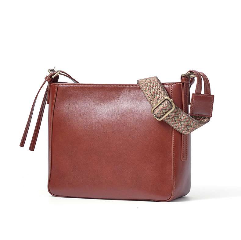 新款復古植鞣牛皮水桶包 女士潮流斜挎單肩包 真皮女包 女生頭層牛皮斜背包推薦 真皮包包