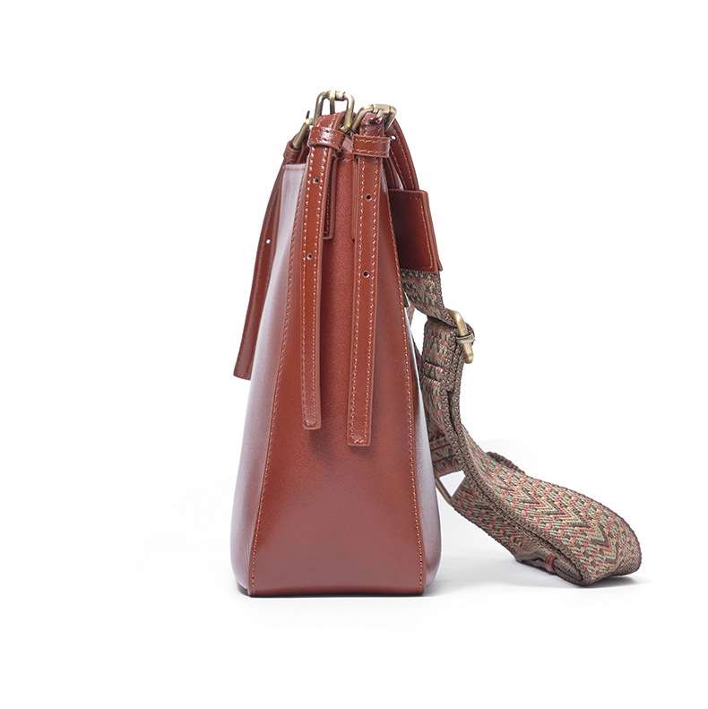 新款復古植鞣牛皮水桶包 女士潮流斜挎單肩包 真皮女包 女生頭層牛皮斜背包推薦 真皮包包