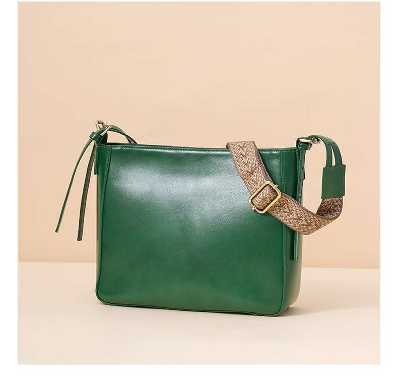 新款復古植鞣牛皮水桶包 女士潮流斜挎單肩包 真皮女包 女生頭層牛皮斜背包推薦 真皮包包