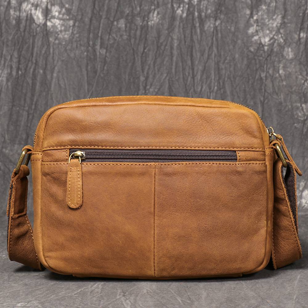 新款歐美復古磨砂皮斜背包 男士真皮單肩包斜挎背包 頭層牛皮郵差包 時尚百搭小方包推薦  真皮包包