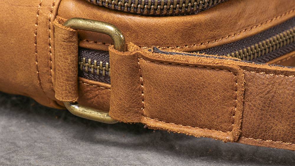 新款歐美復古磨砂皮斜背包 男士真皮單肩包斜挎背包 頭層牛皮郵差包 時尚百搭小方包推薦  真皮包包