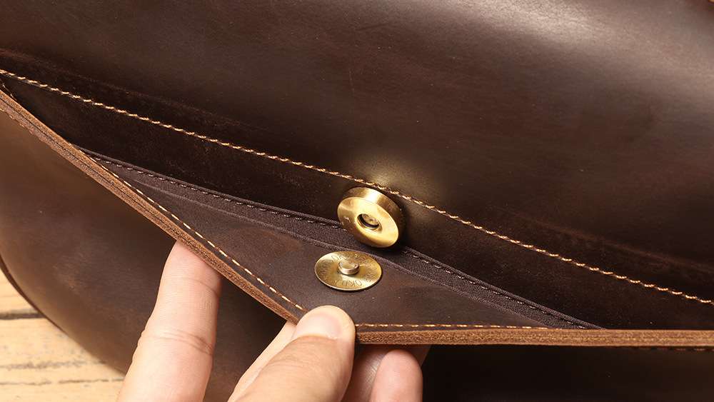 新款歐美復古數位相機包 頭層牛皮斜挎包 瘋馬皮單眼攝影包 單反相機包 男士休閒真皮斜背包推薦 真皮包包