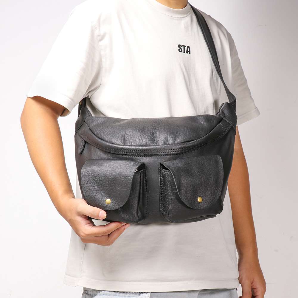 爆款高級創意時尚背包 新款頭層牛皮騎行包 多功能旅行便捷斜挎胸包肩背包 斜背包推薦 真皮包包