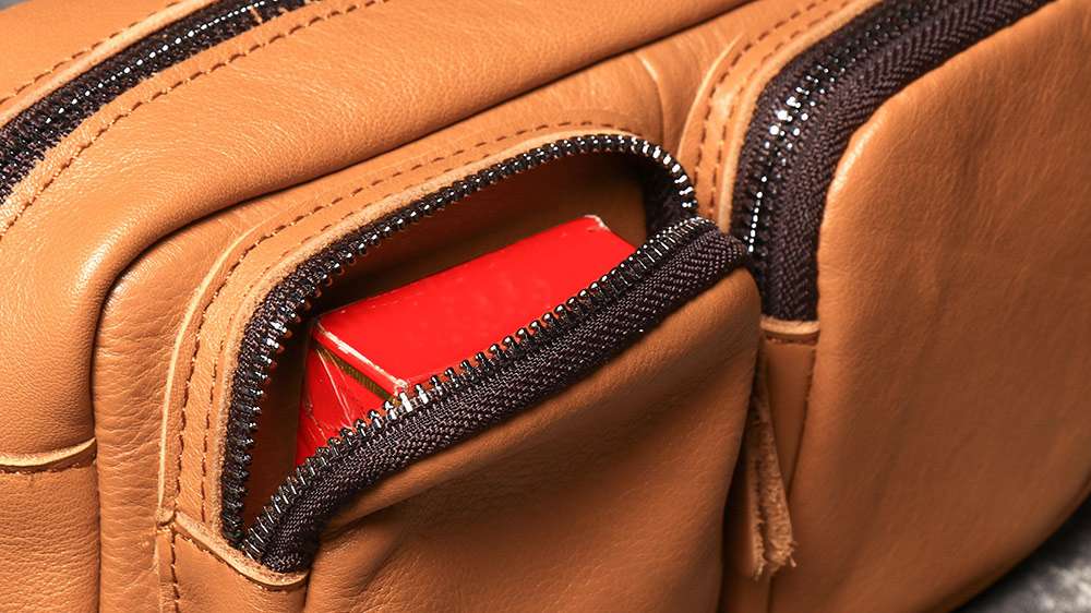 新款男士真皮單肩包 頭層牛皮休閒旅行小背包 時尚百搭斜挎包 潮包腰包ipad包包推薦 真皮包包