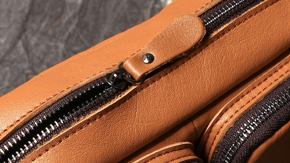 新款男士真皮單肩包 頭層牛皮休閒旅行小背包 時尚百搭斜挎包 潮包腰包ipad包包推薦 真皮包包