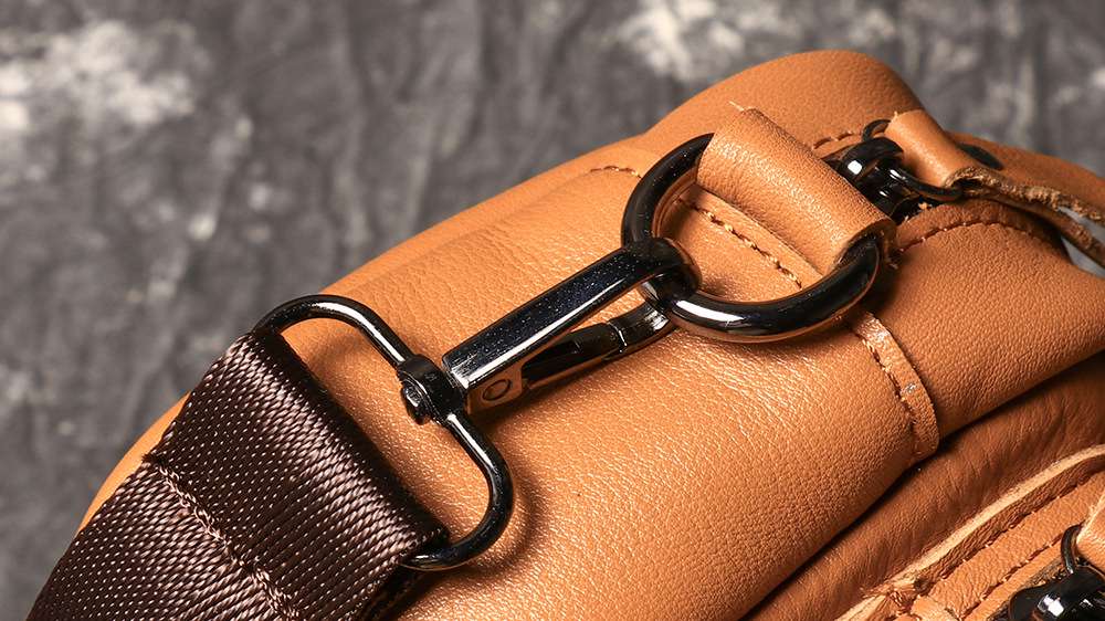 新款男士真皮單肩包 頭層牛皮休閒旅行小背包 時尚百搭斜挎包 潮包腰包ipad包包推薦 真皮包包