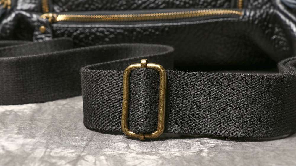 野牛皮單肩斜挎包 大容量牛皮腰包 多功能背包生意老闆包 新款男包真皮男士胸包斜背包推薦 真皮包包