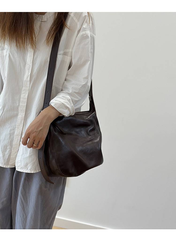 新款日系植鞣牛皮斜挎包 女生休閒風單肩包 真皮包包斜背包側背包 高級感水桶包推薦 真皮包包