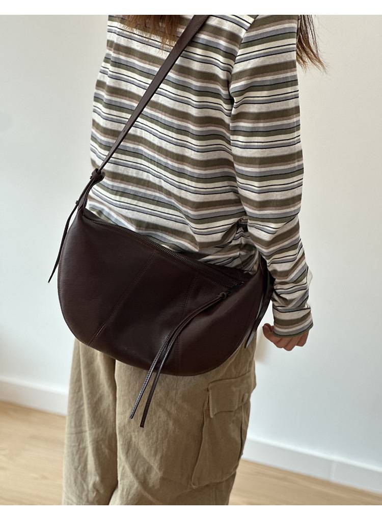 新款真皮女包 頭層牛皮斜跨包 休閒包月牙包 流蘇高級感馬鞍包單肩包斜背包推薦  真皮包包