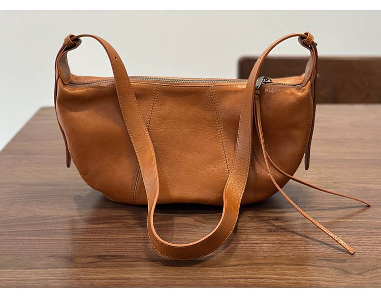 新款真皮女包 頭層牛皮斜跨包 休閒包月牙包 流蘇高級感馬鞍包單肩包斜背包推薦  真皮包包