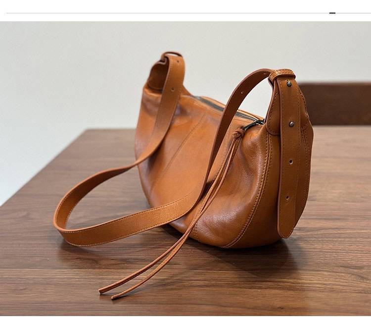 新款真皮女包 頭層牛皮斜跨包 休閒包月牙包 流蘇高級感馬鞍包單肩包斜背包推薦  真皮包包