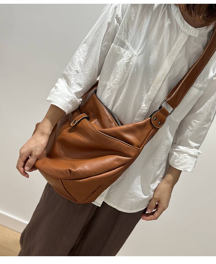 韓版真皮女包 復古軟皮大包包單肩包 女生斜挎包 頭層牛皮百搭跨包 港風休閒包包推薦 真皮包包