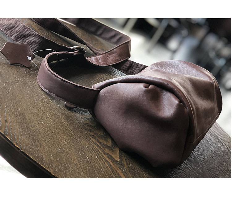 新款圓筒小包 軟皮復古單肩包 頭層牛皮褶皺女包 自然摔頭層牛皮斜背包柔軟新款休閒包包推薦 真皮包包