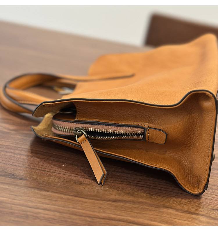 新款頭層樹膏皮手提包 植鞣牛皮斜背包包 頭層牛皮女式休閒百搭托特包 真皮單肩斜挎包推薦 真皮包包