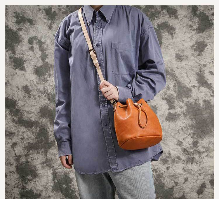 真皮水桶包 復古女包斜背包 手工植鞣皮束口流蘇包 新款時尚簡約單肩斜挎包推薦 包包