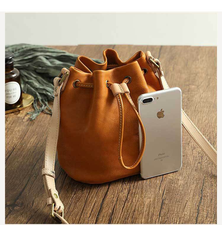 植鞣皮斜背包 頭層牛皮純色手工擦色肩背包 復古真皮水桶包 新款多用途大容量女單肩包推薦 真皮包包