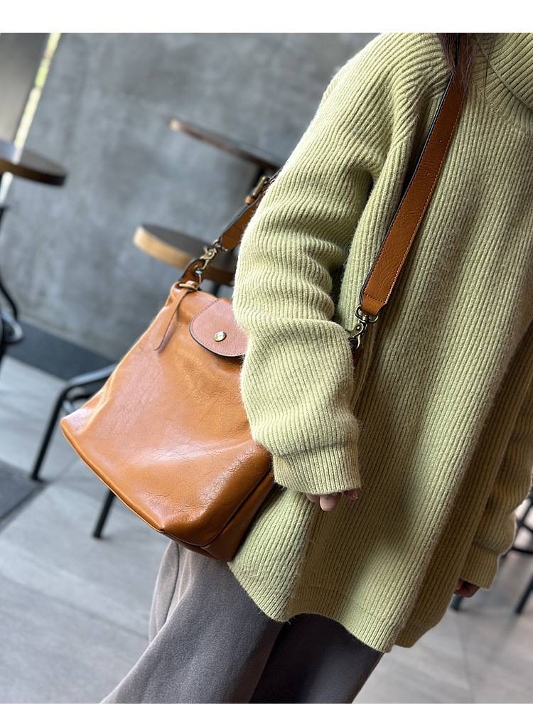 復古植鞣牛皮餃子包 真皮單肩斜挎包 簡約休閒款大容量斜背包 女生包包新款女包推薦 真皮包包