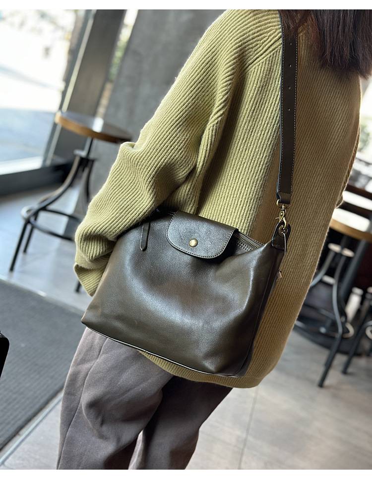 復古植鞣牛皮餃子包 真皮單肩斜挎包 簡約休閒款大容量斜背包 女生包包新款女包推薦 真皮包包