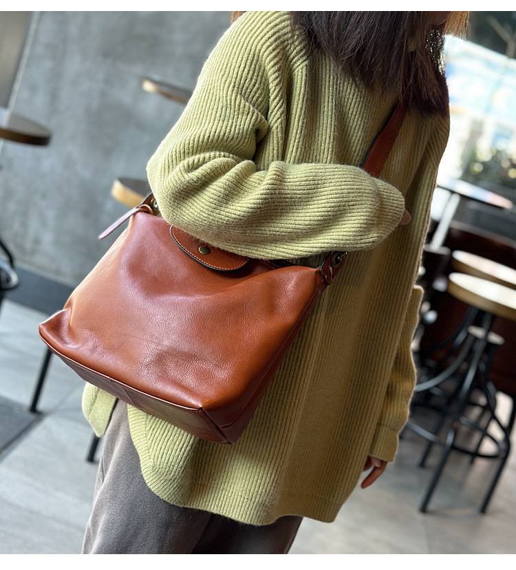 復古植鞣牛皮餃子包 真皮單肩斜挎包 簡約休閒款大容量斜背包 女生包包新款女包推薦 真皮包包