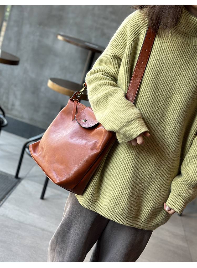 復古植鞣牛皮餃子包 真皮單肩斜挎包 簡約休閒款大容量斜背包 女生包包新款女包推薦 真皮包包